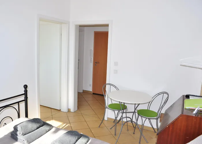 Elbhus Apartament *